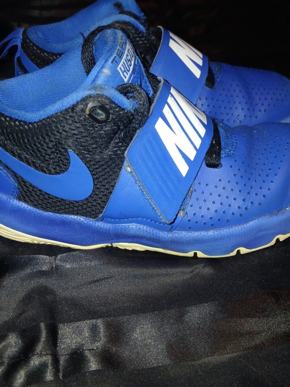 Nike Team Hustle D8 Kids Basketball Sneakers Blue Black Size 12.5C